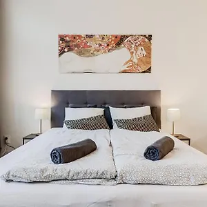 studio-mala-strana-prague-historical-center.praguehotelsweb.com/